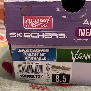 BRAND NEW stretchers slip on sneakers SIZE 8.5